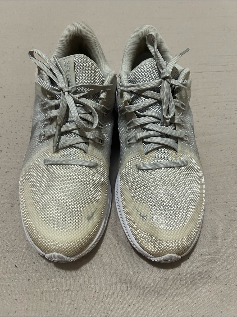 Nike Women's Athletic Shoes - Cream/Light Gray